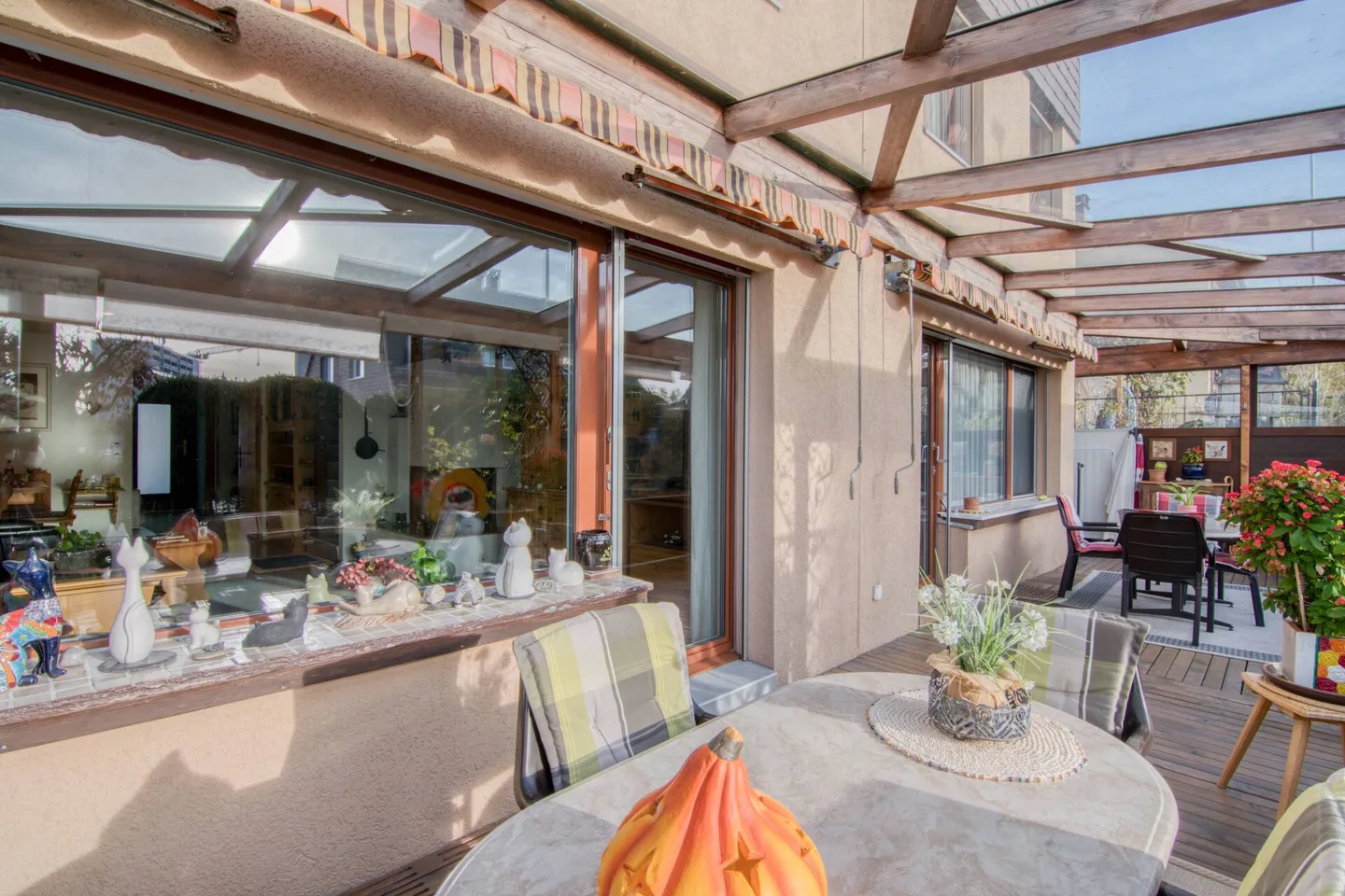 Family-friendly 6-room terraced house with plenty of living space and leisure right at your doorstep - Photo 24 of 33