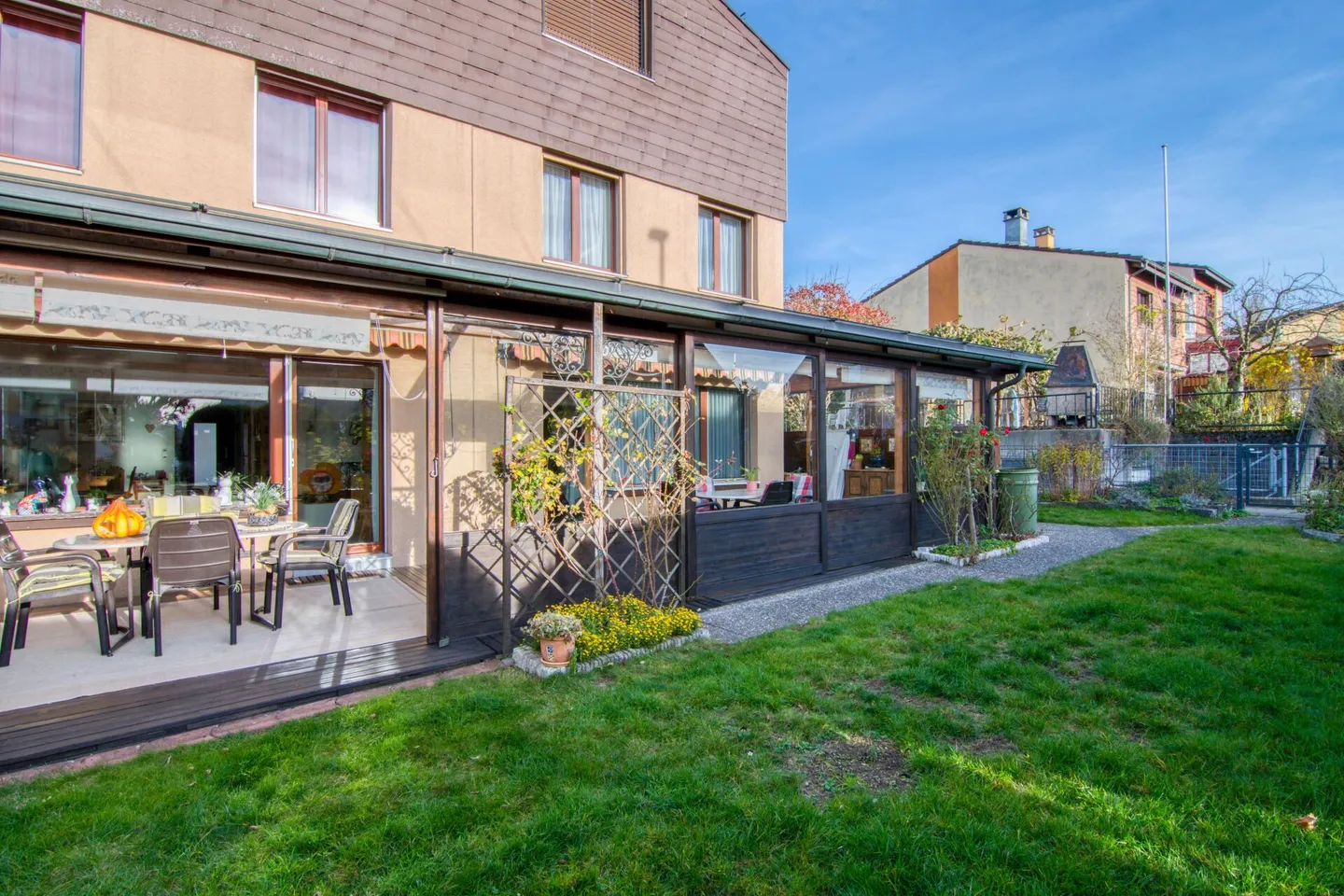 Family-friendly 6-room terraced house with plenty of living space and leisure right at your doorstep - Photo 25 of 33