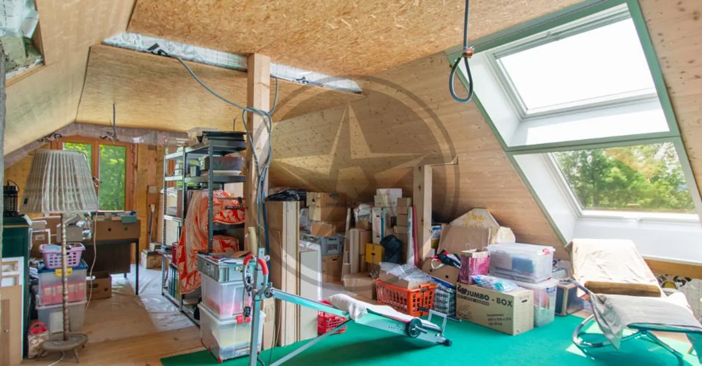 Renoviertes Doppelhaus mit Wohnungen, Scheune und Baugrundstück - Foto 8 von 12