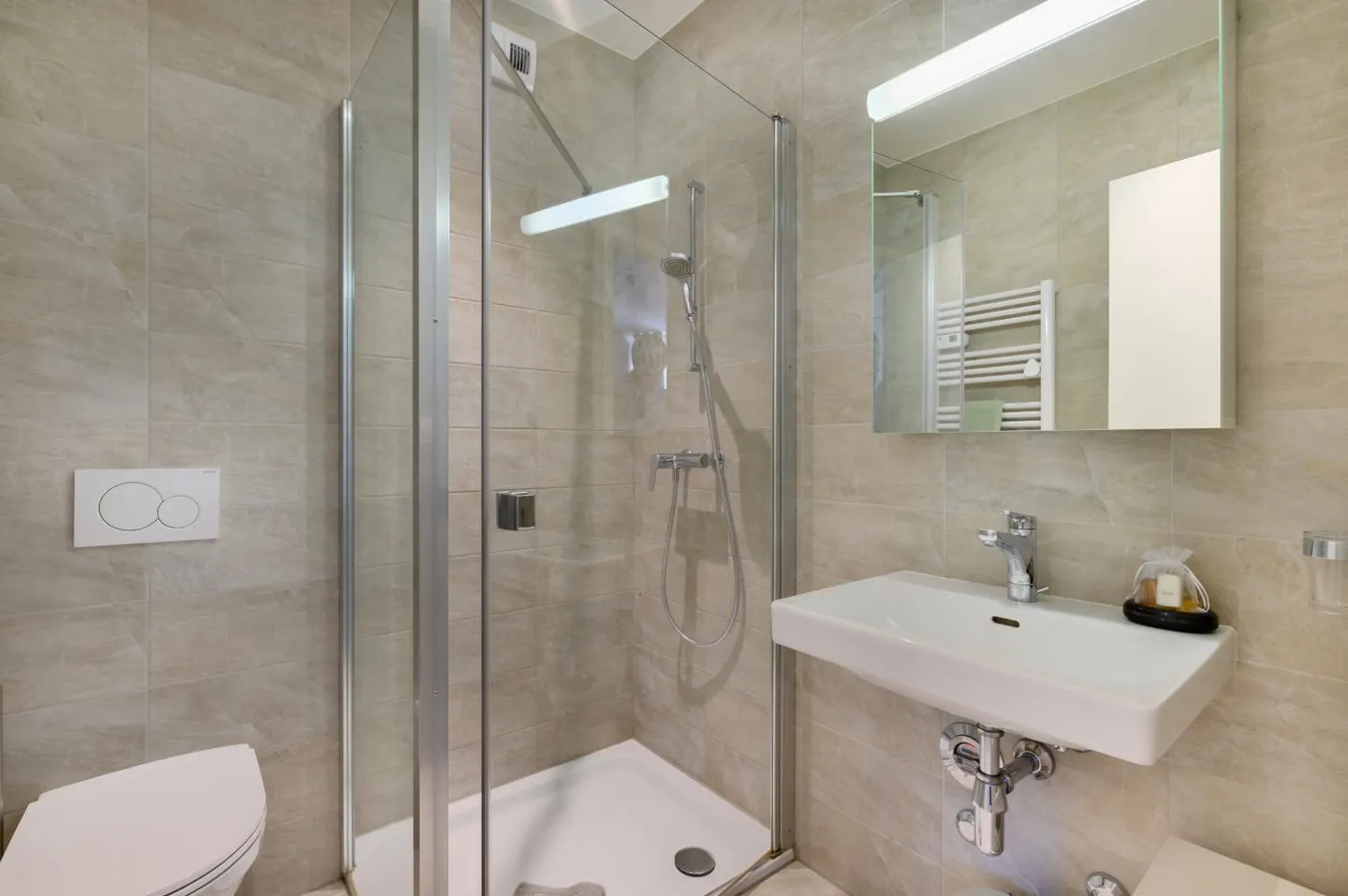 Appartement Attique Stylé - Photo 3 sur 4