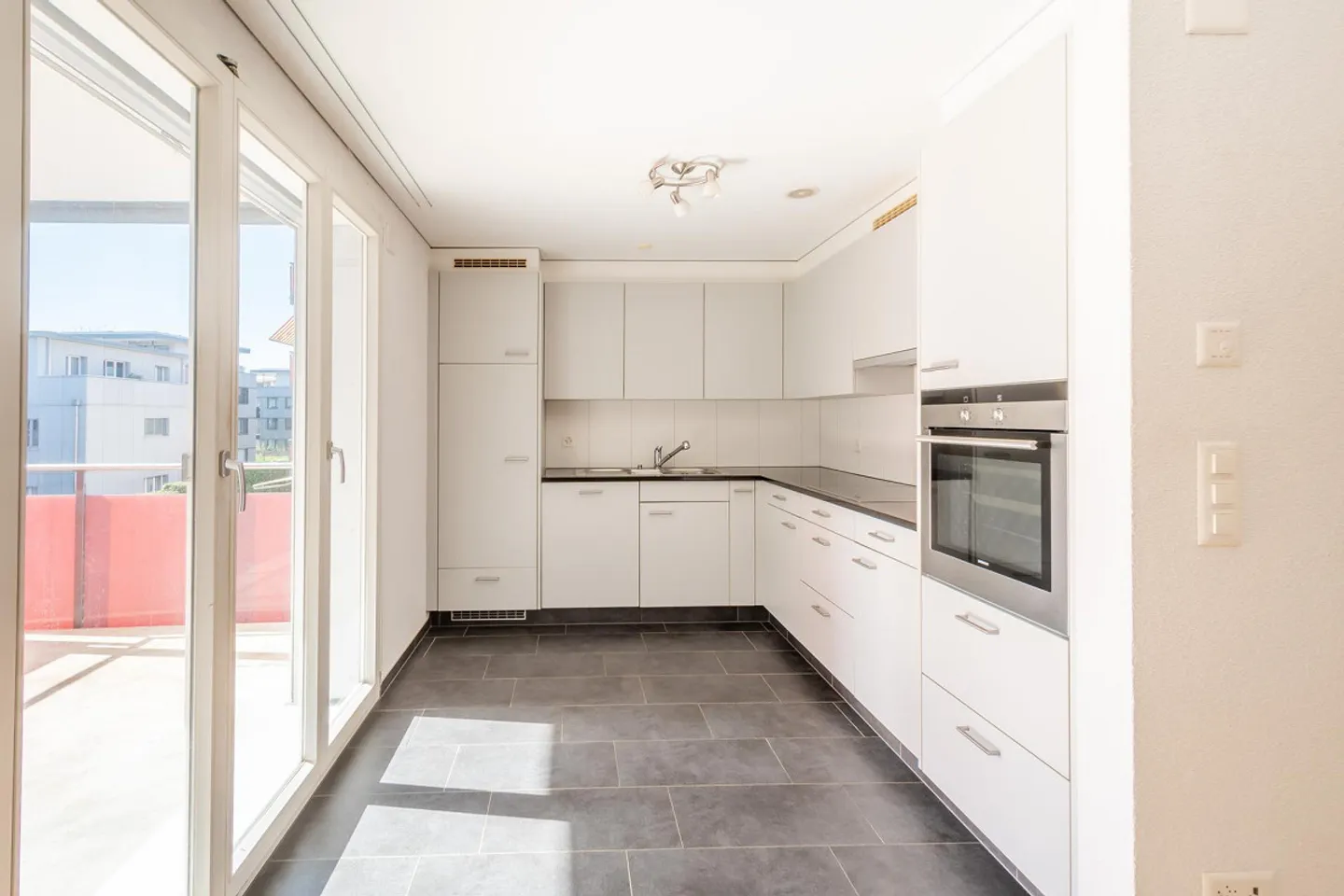 Cozy Apartment in the Heart of the City - Photo 7 of 16