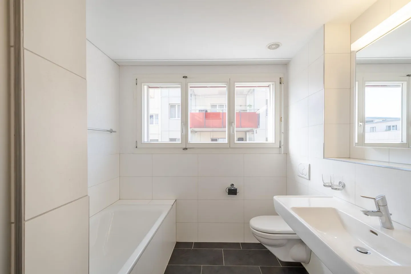 Cozy Apartment in the Heart of the City - Photo 11 of 16