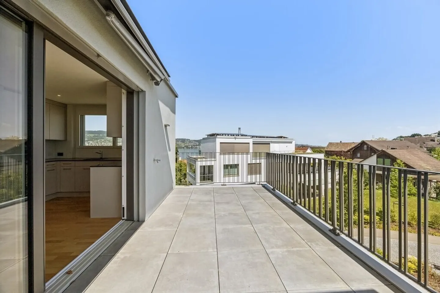 Modern living at Lake Zurich - Photo 8 of 9