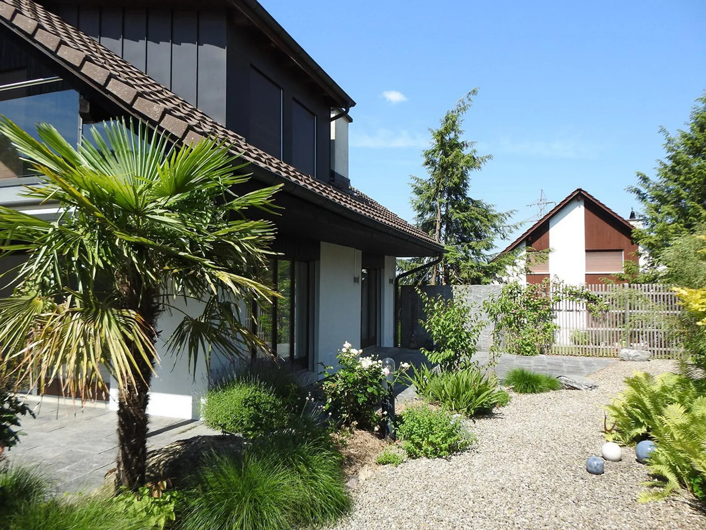 Single-family house with large garden - Photo 5 of 16