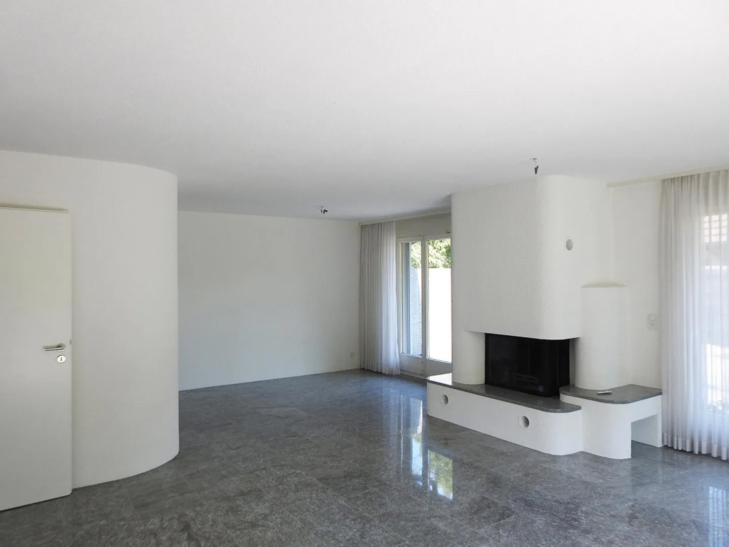 Single-family house with large garden - Photo 8 of 16