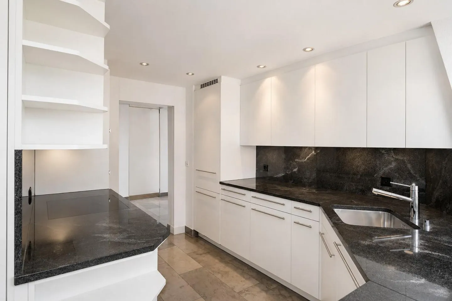 Attikawohnung mit privater Dachterrasse - Foto 4 von 13