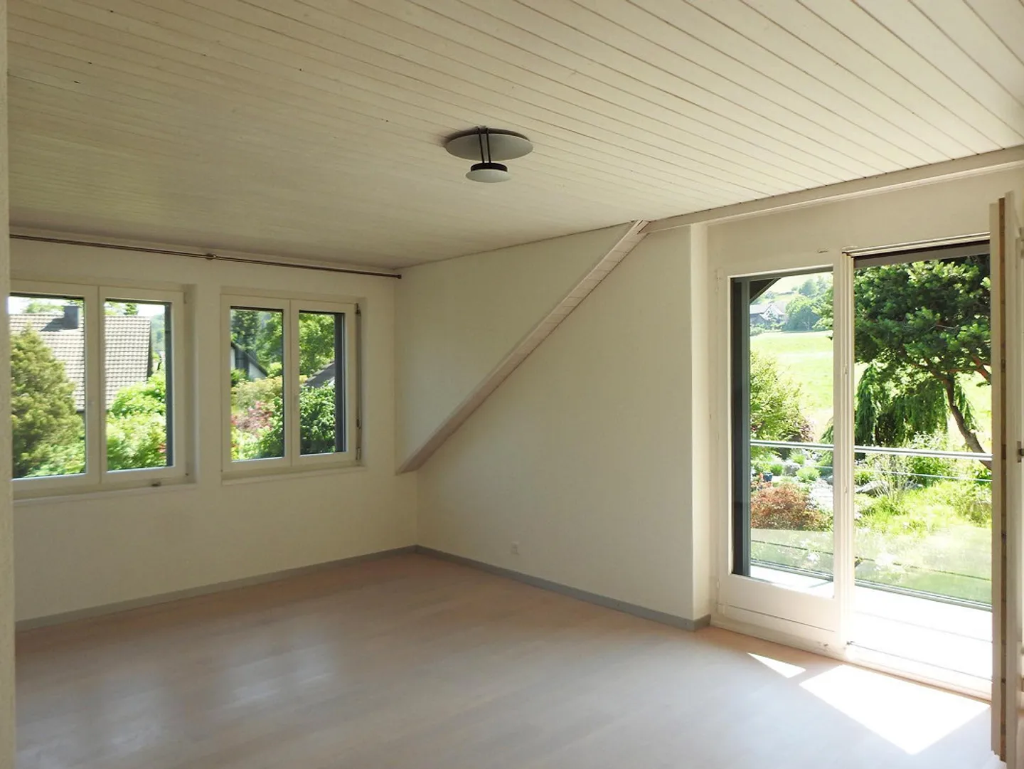 Single-family house with large garden - Photo 11 of 16