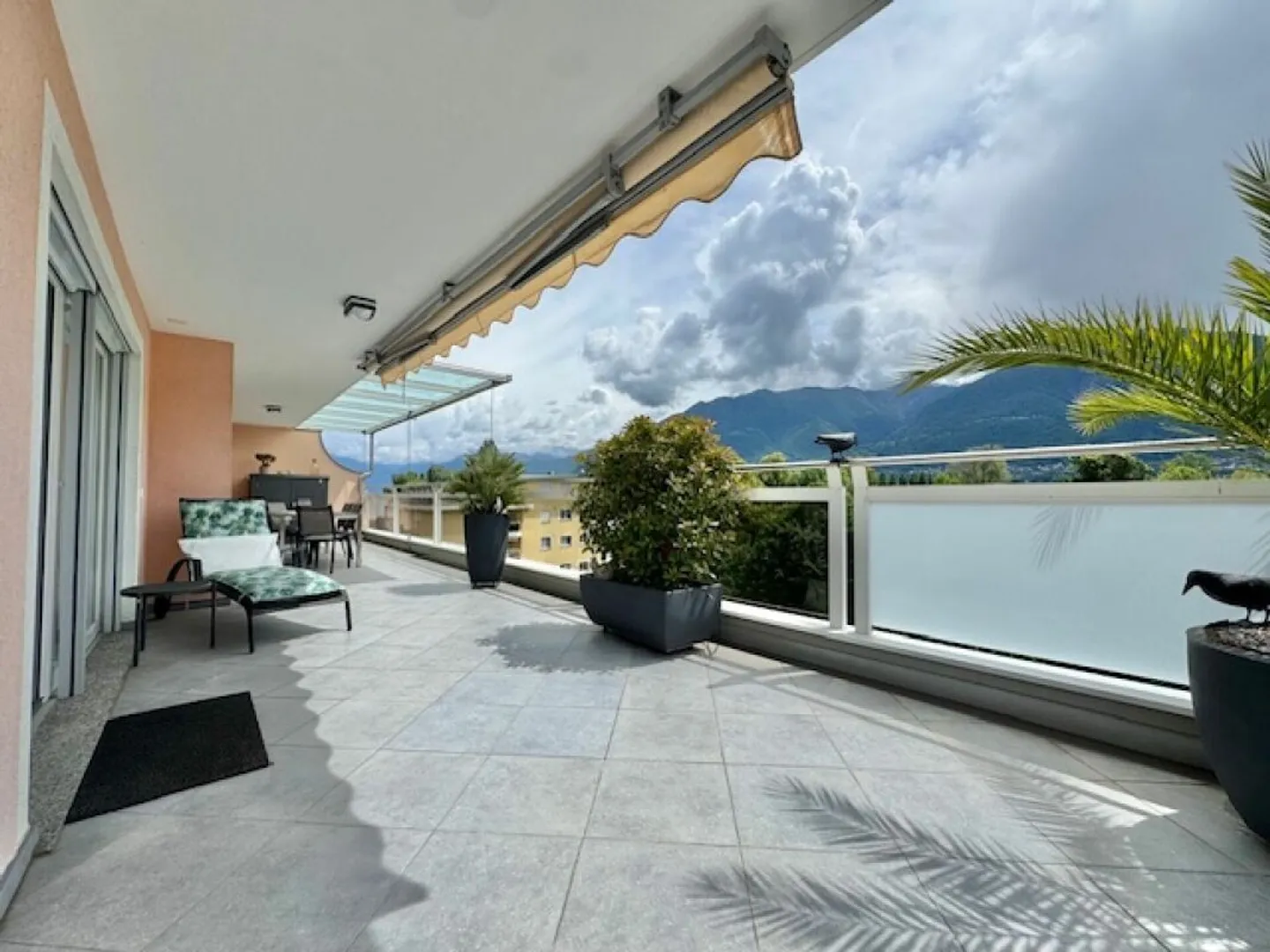 IN VENDITA NEL CENTRO DI LOCARNO - GRANDE APPARTAMENTO ATTICO LUMINOSO (ANCHE COME APPARTAMENTO PER VACANZE) - Foto 20 di 24
