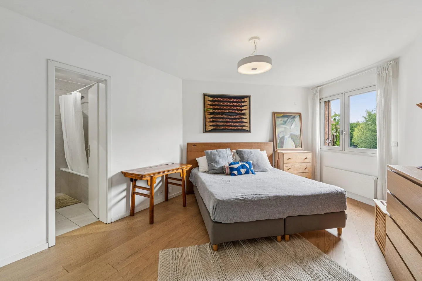 Bel appartement continu avec cheminée - Photo 8 sur 10