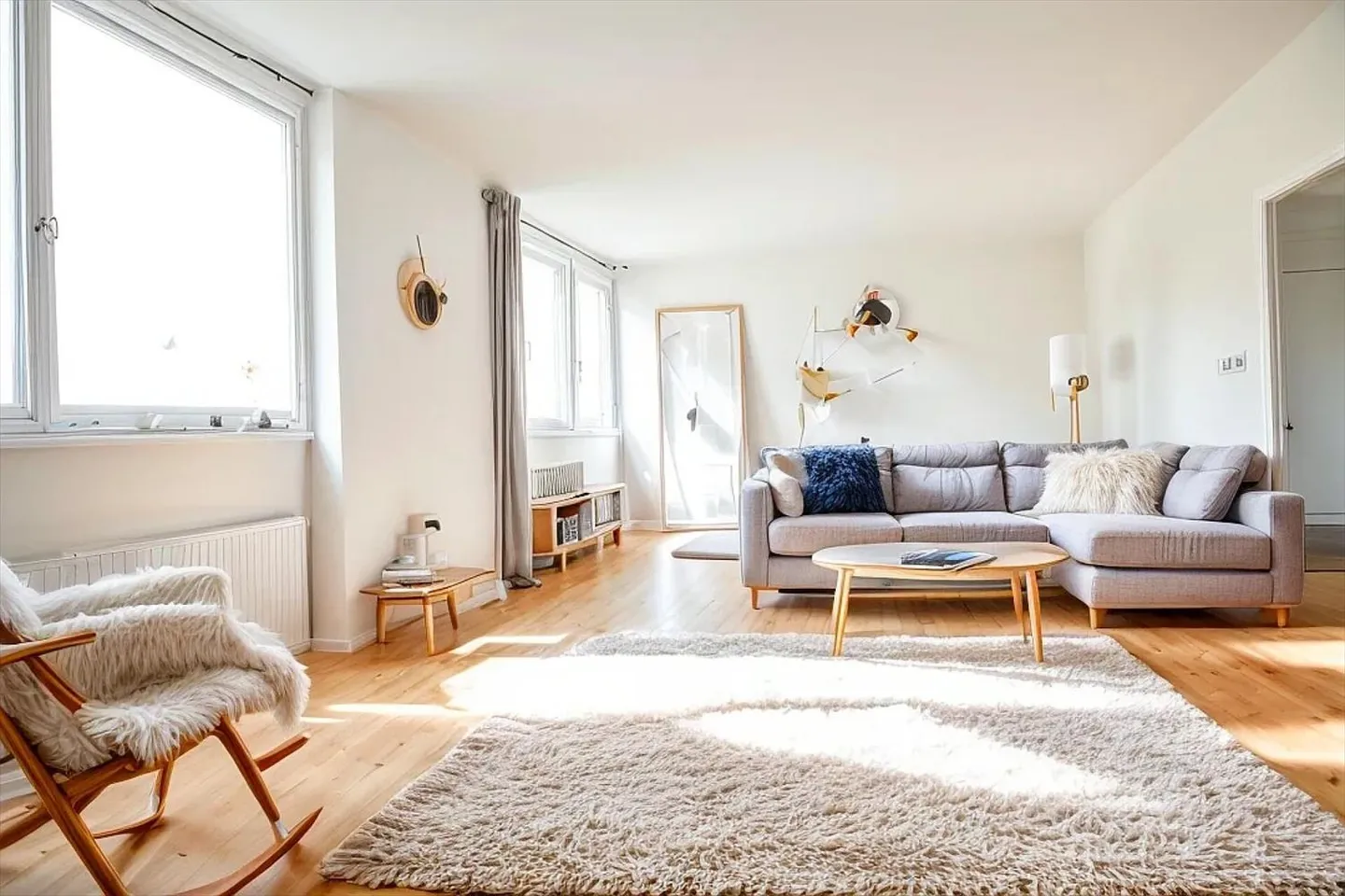 Bright 6-room apartment with magnificent view - Photo 1 of 8