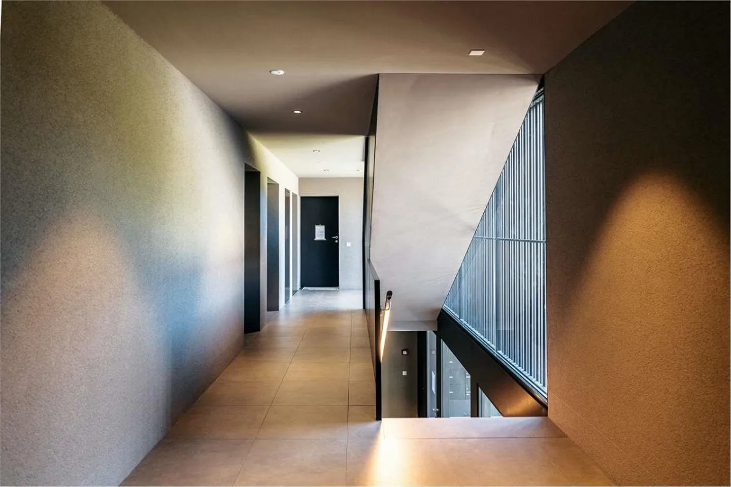 Bright 2.5 rooms with large terrace - Photo 9 of 10