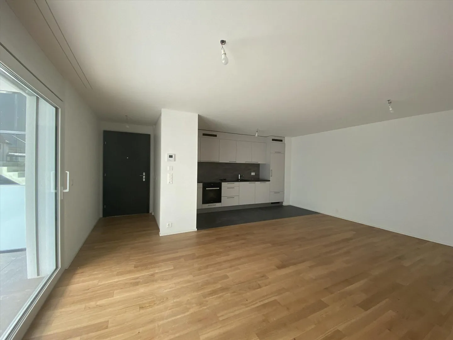 Magnifique appartement de 2.5 pièces - Photo 3 sur 7