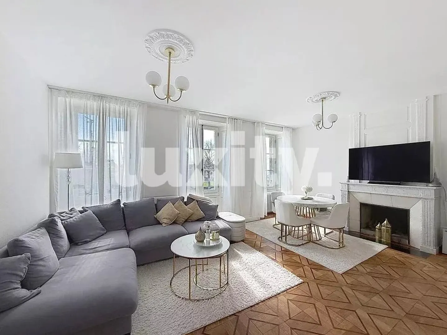 Appartement de Luxe avec Vue sur le Lac - Photo 3 sur 8