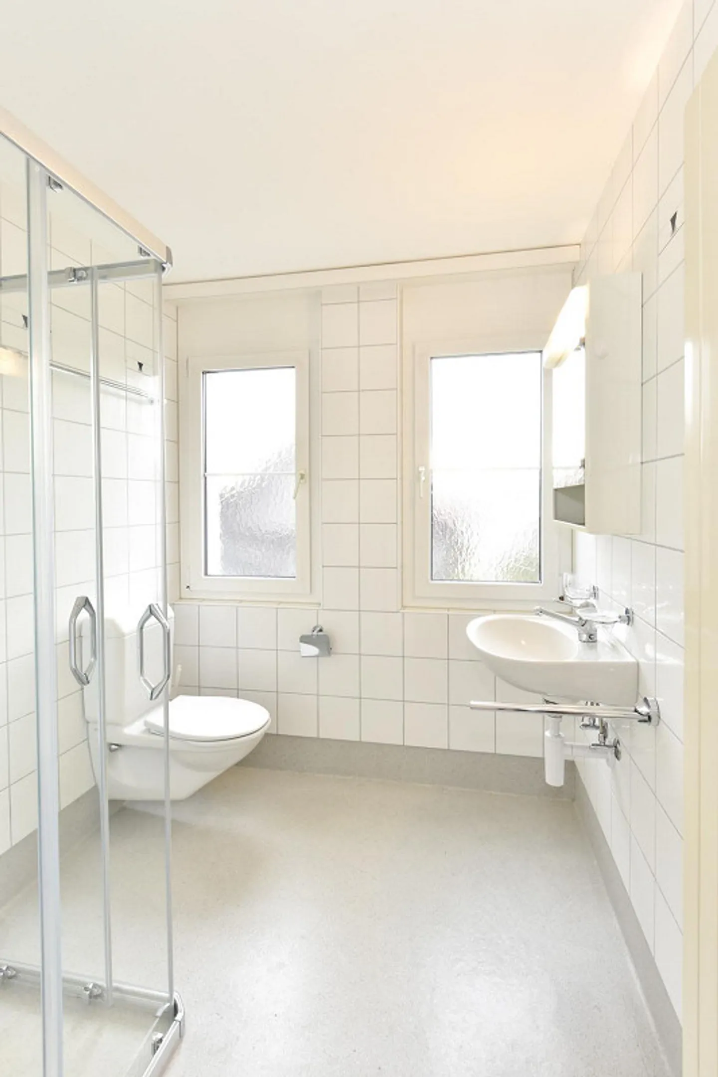 Grand Appartement au Rez-de-Chaussée - Photo 3 sur 12