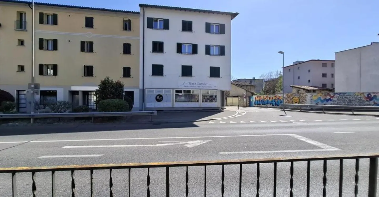 Fantastic property in Magliaso, Canton of Ticino - Income-generating building - Photo 2 of 5