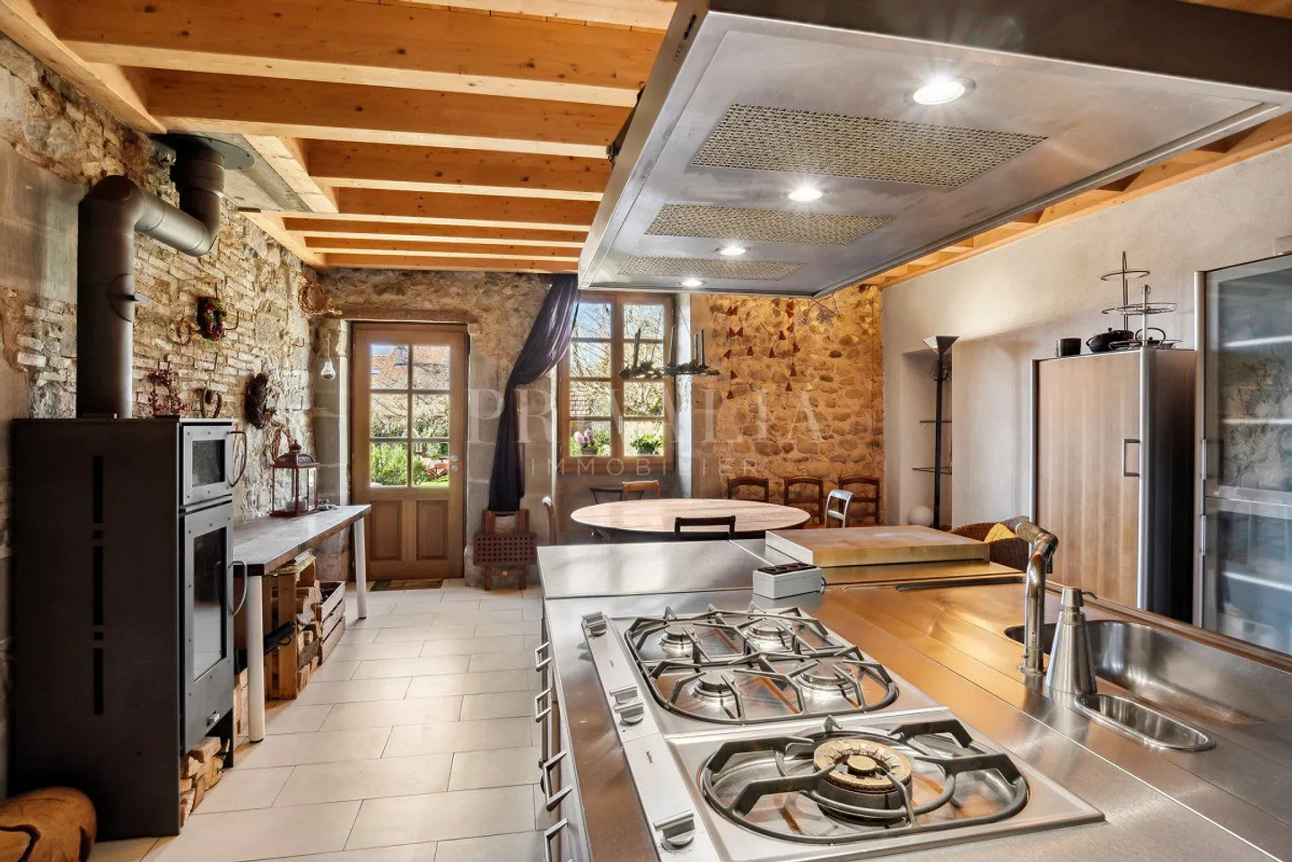 Rare object: Magnificent renovated farmhouse in Sézegnin - Photo 4 of 8