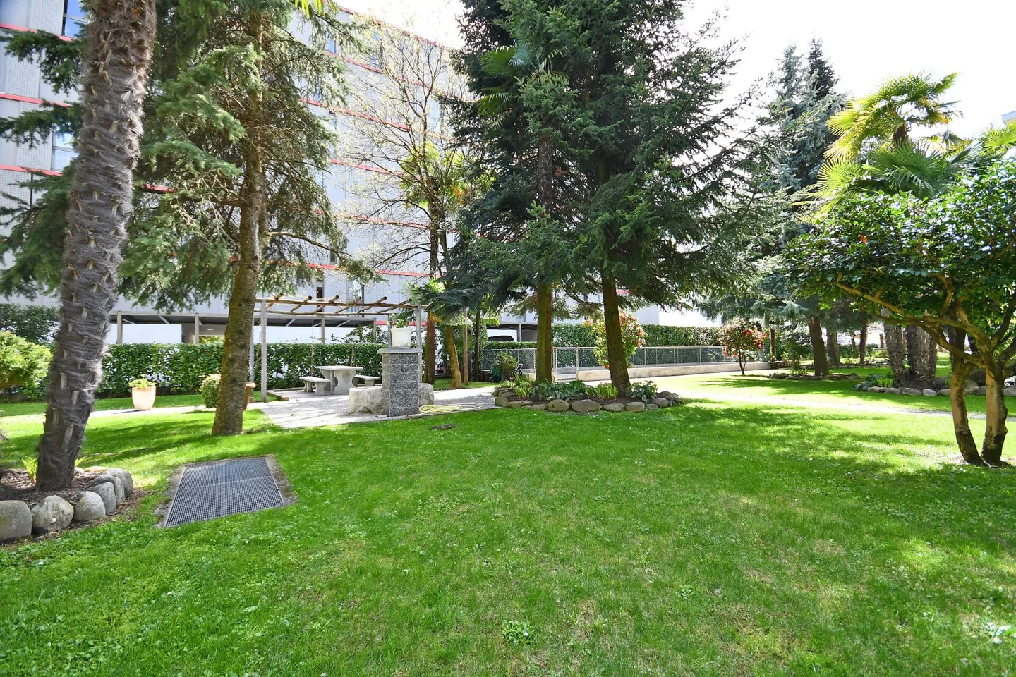 2.5-room condominium including 1 parking space - Photo 2 of 9