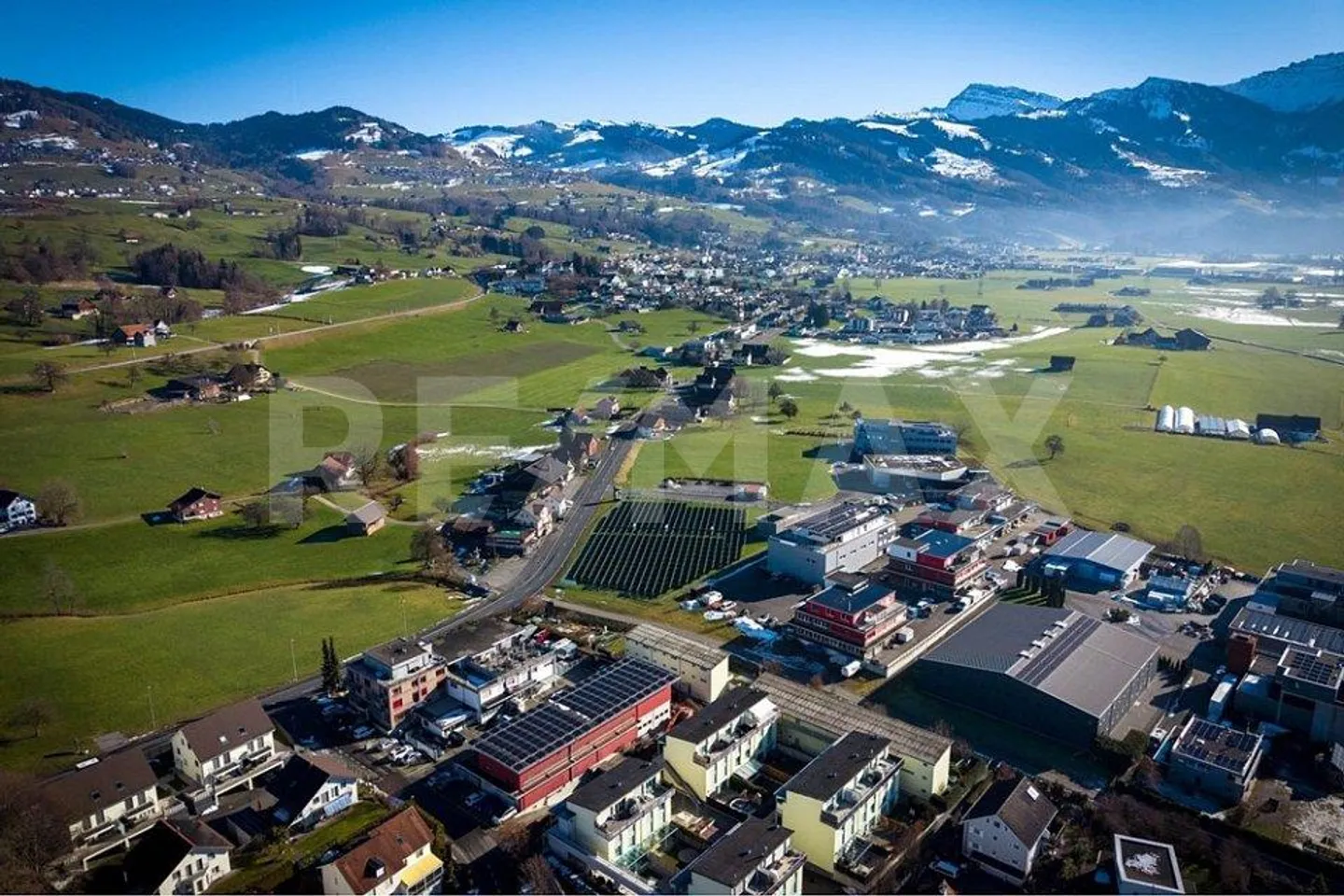 Appartement en duplex spacieux de 5,5 pièces avec jardin bien entretenu au GASTERWEG 9B à UZNACH SG à vendre ! - Photo 6 sur 13