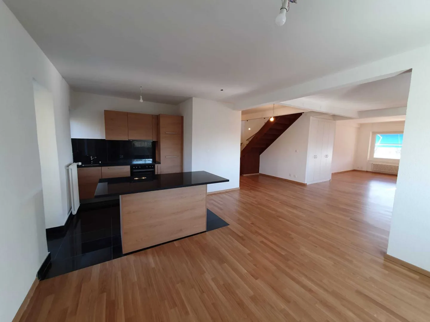 Duplex con 4,5 camere di 162 m² ciascuna - Foto 1 di 11