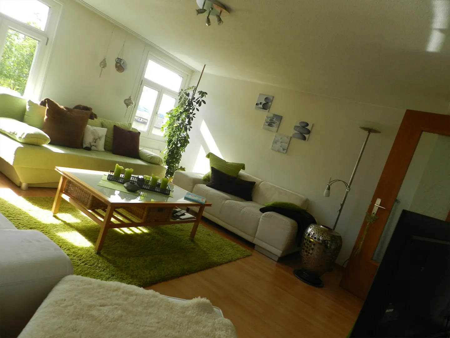 Appartement spacieux de 4 1/2 pièces avec terrasse couverte de 38m2 - Photo 4 sur 13