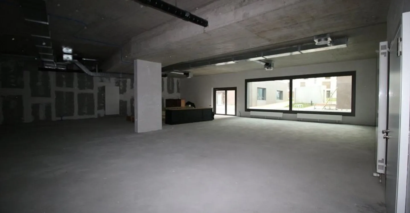 Mischgenutztes Gebäude mieten - Foto 1 von 13