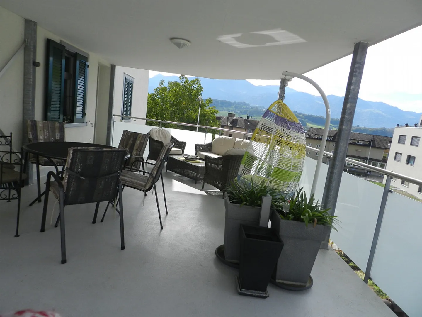 Appartement spacieux de 4 1/2 pièces avec terrasse couverte de 38m2 - Photo 10 sur 13