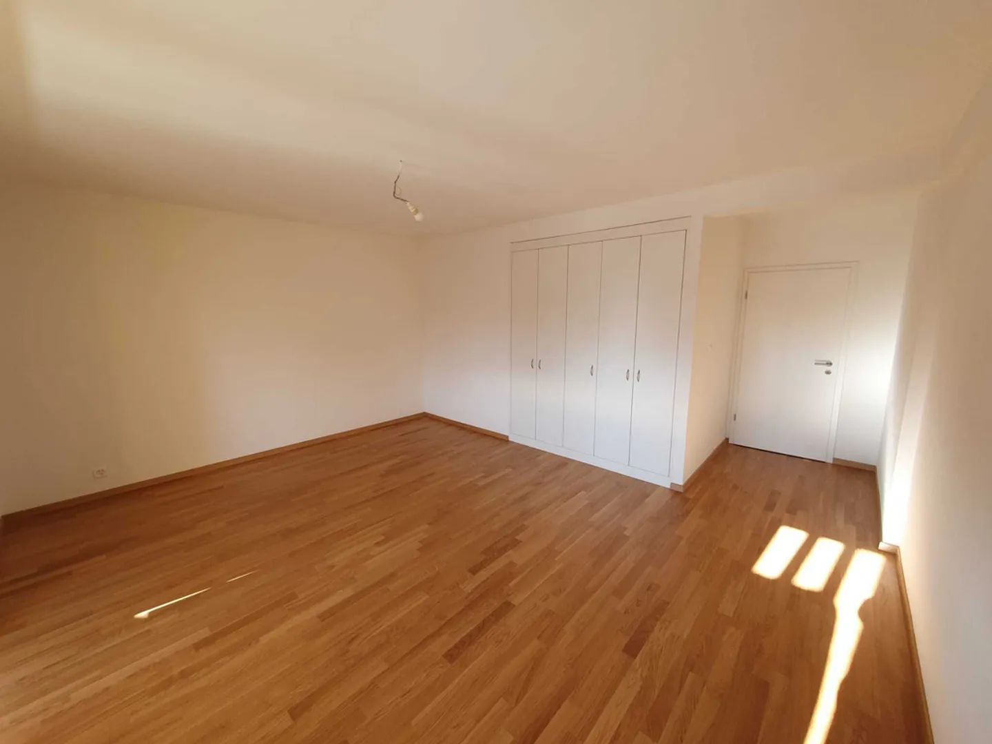 Duplex con 4,5 camere di 162 m² ciascuna - Foto 6 di 11