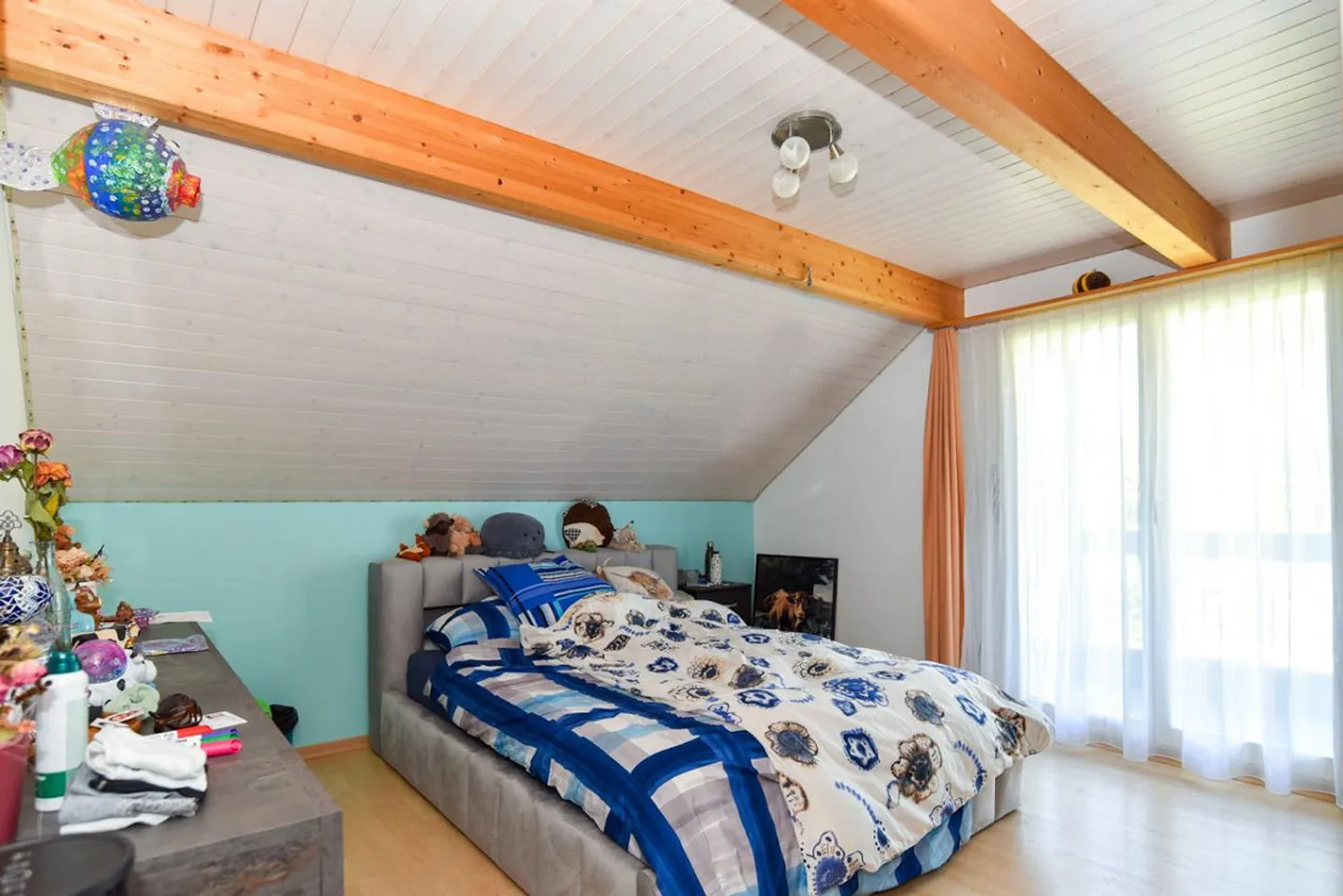 Well-maintained, detached with separate double garage - Photo 12 of 14