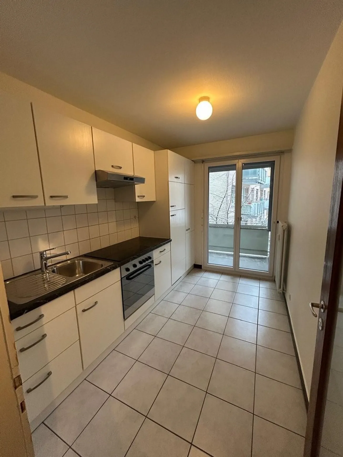 Helle 2-Zimmer-Wohnung mit 2 Balkonen im Kleinbasel - Foto 2 von 9