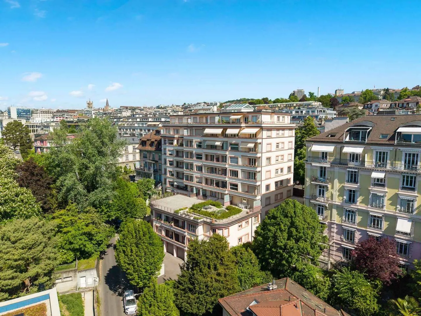 Appartement Élégant avec Grande Terrasse - Photo 10 sur 10