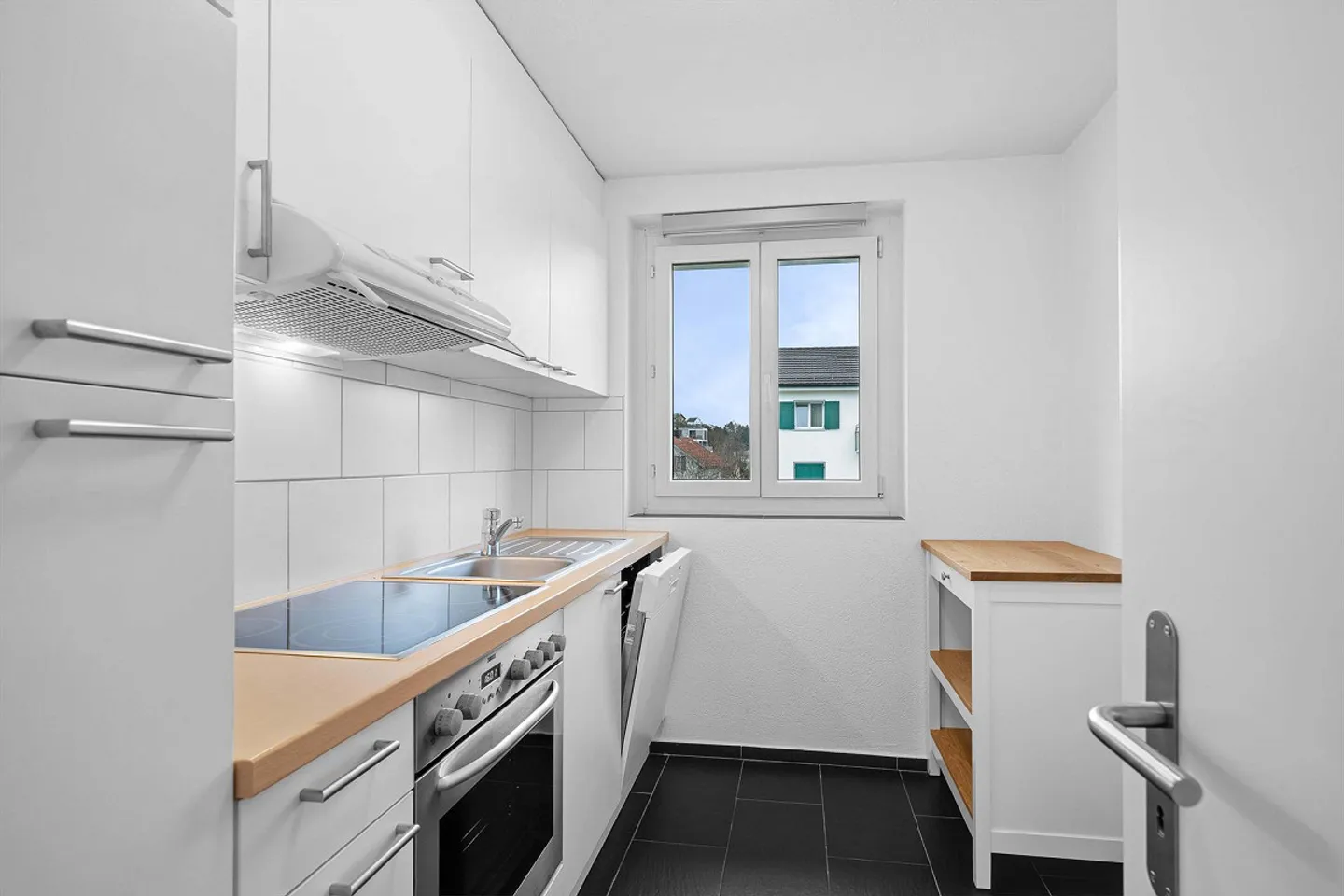 Bright 3-room apartment for rent in Oberuzwil - Photo 2 of 9