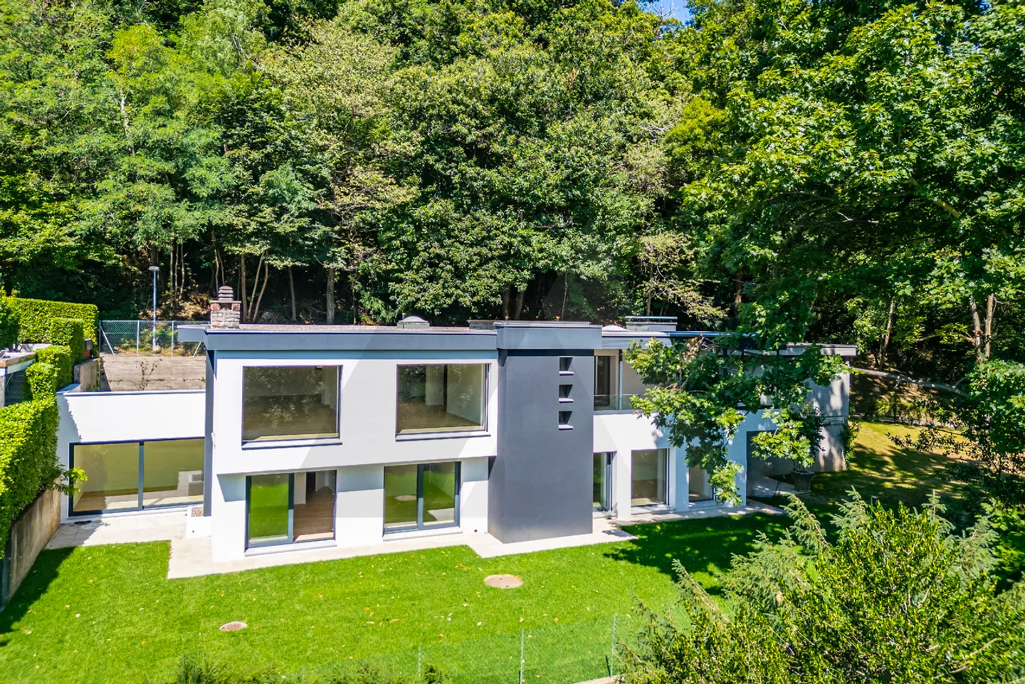 ULTIMATE VILLA IMMERSED IN GREEN WITH PANORAMIC VIEW - Photo 1 of 15