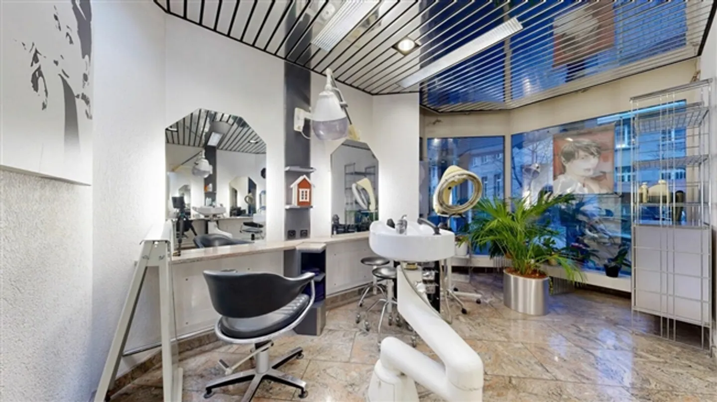 Espace commercial attrayant au centre de Burgdorf - Photo 7 sur 11