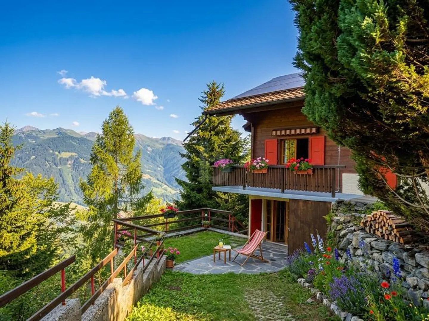 RUHEPOL IN HERZEN DER ALPEN, BLICK AUF DEN GENFERSEE - Foto 2 von 6