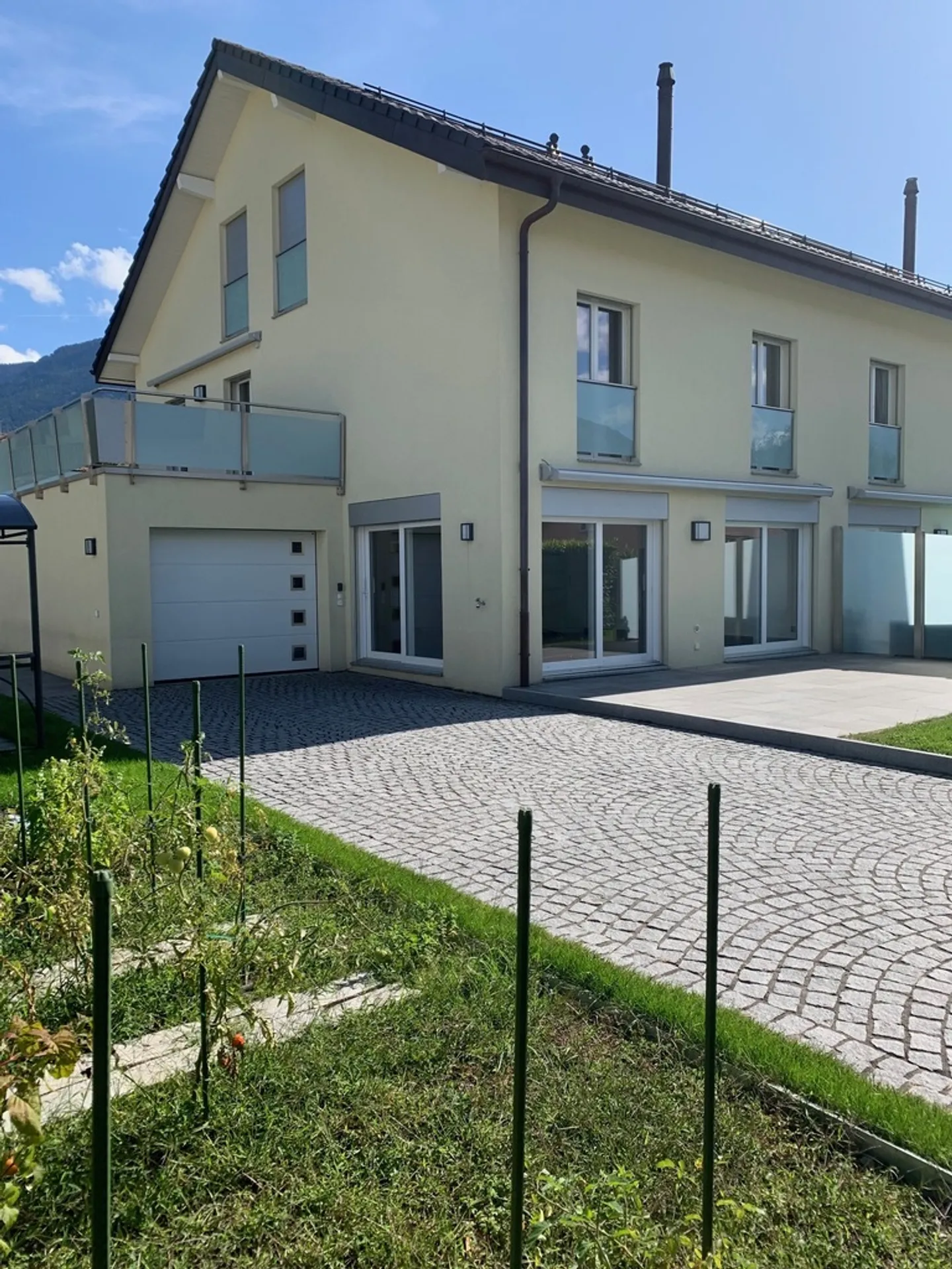 Magnifica casa a schiera di 8 stanze con terrazza e giardino - Foto 4 di 27