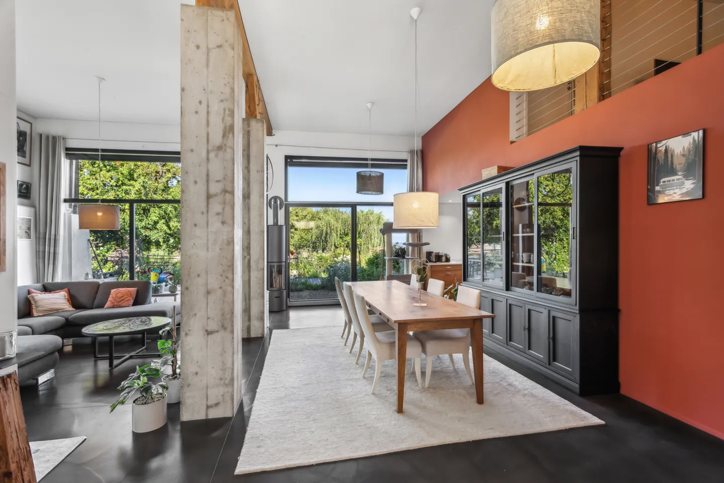 Magnificent renovated farmhouse with stable and paddock - Photo 5 of 13