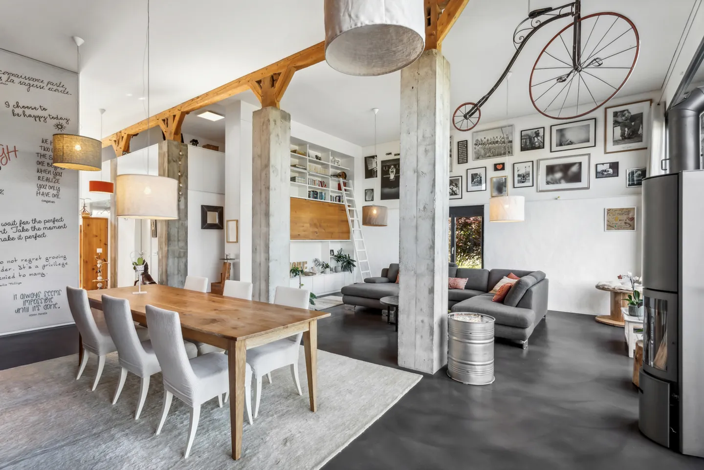 Magnificent renovated farmhouse with stable and paddock - Photo 2 of 13