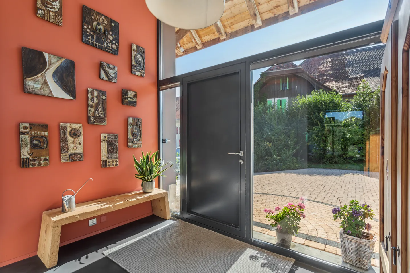 Magnificent renovated farmhouse with stable and paddock - Photo 3 of 13