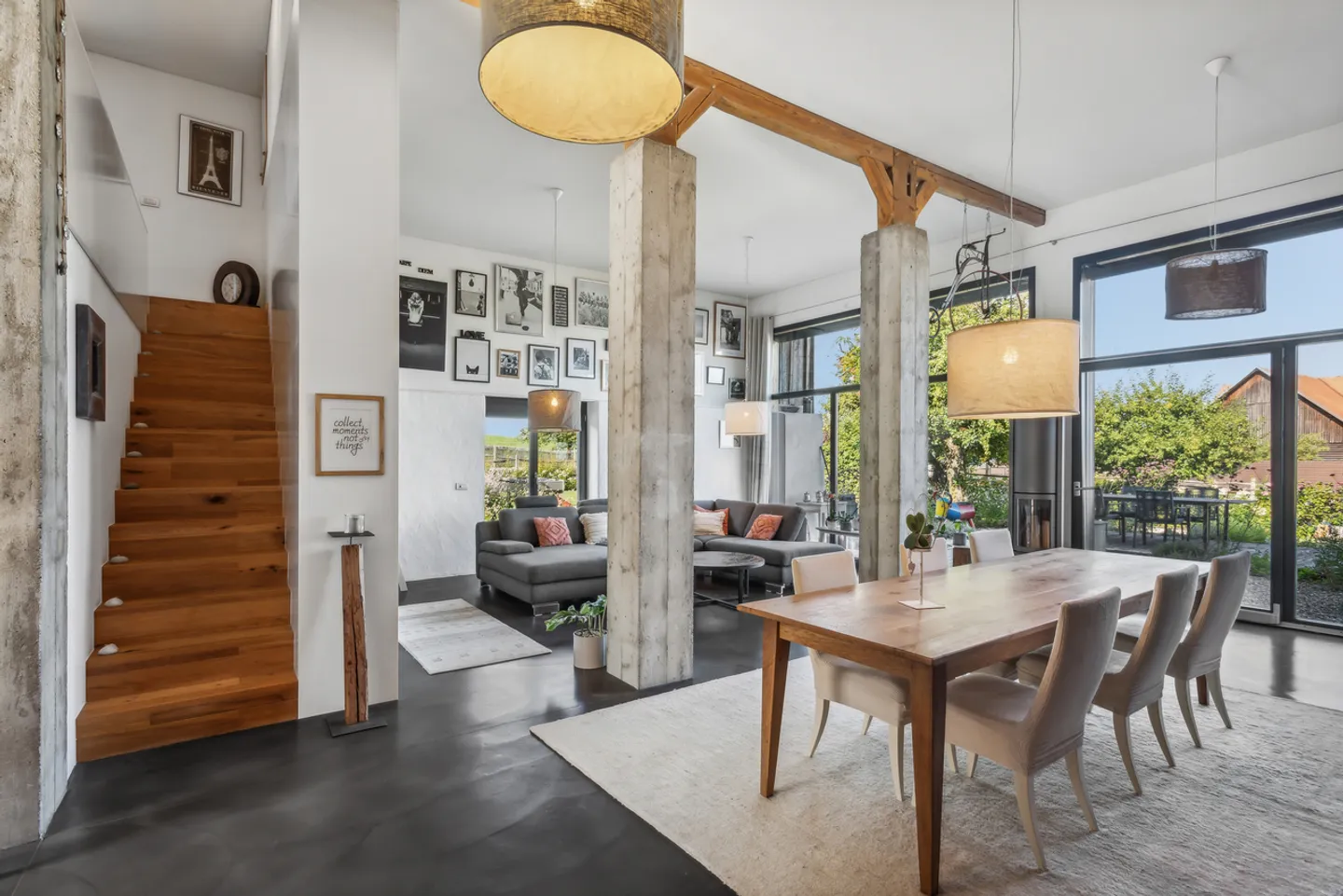 Magnificent renovated farmhouse with stable and paddock - Photo 8 of 13