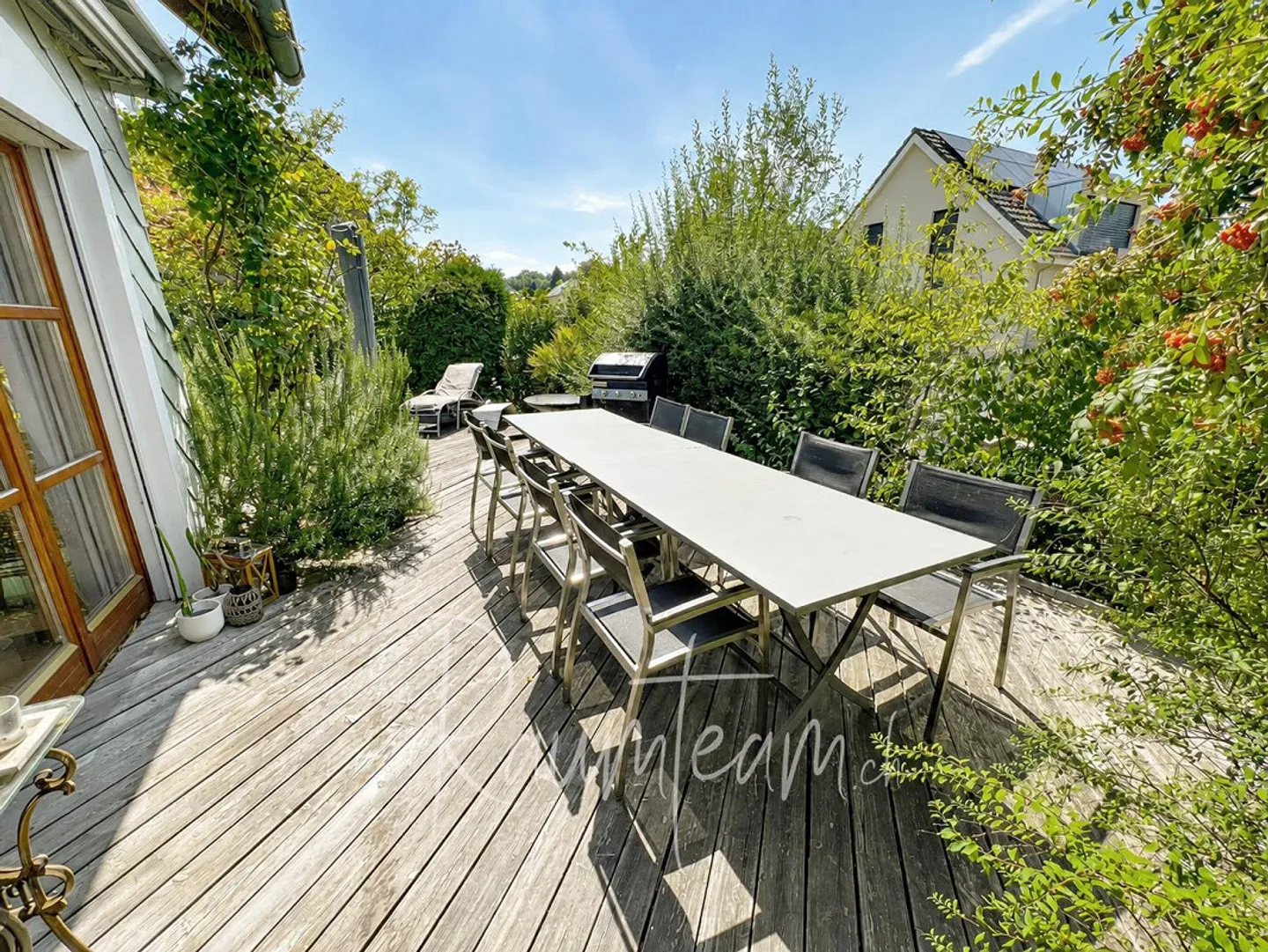 Une maison pour les familles avec un caractère particulier et un jardin de rêve - Photo 6 sur 16