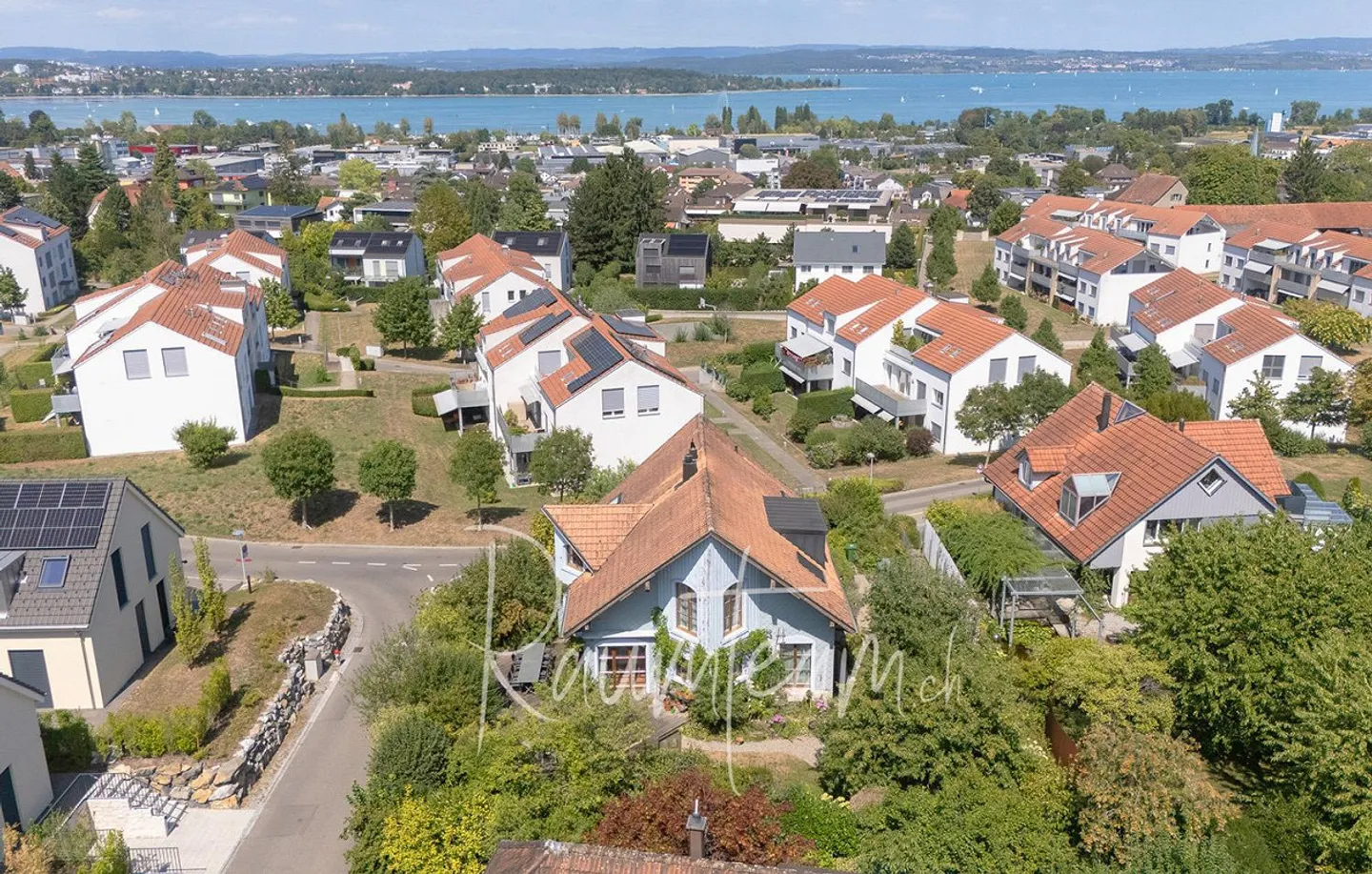 Une maison pour les familles avec un caractère particulier et un jardin de rêve - Photo 15 sur 16