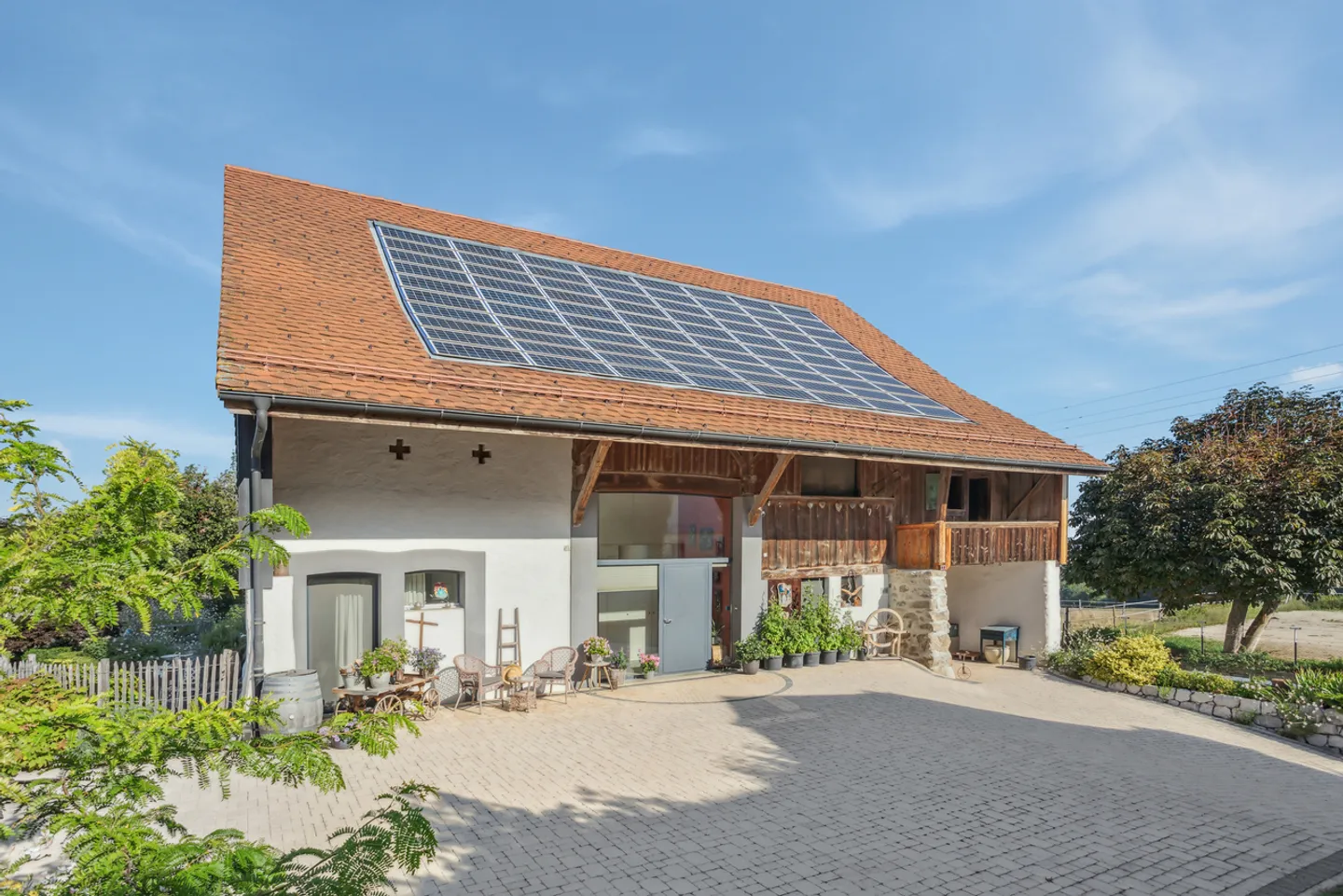 Magnificent renovated farmhouse with stable and paddock - Photo 13 of 13