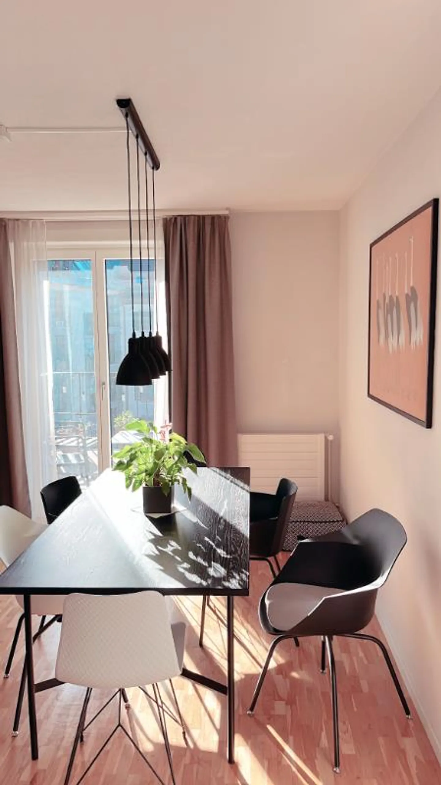 2 Room Apartment - Photo 3 of 4