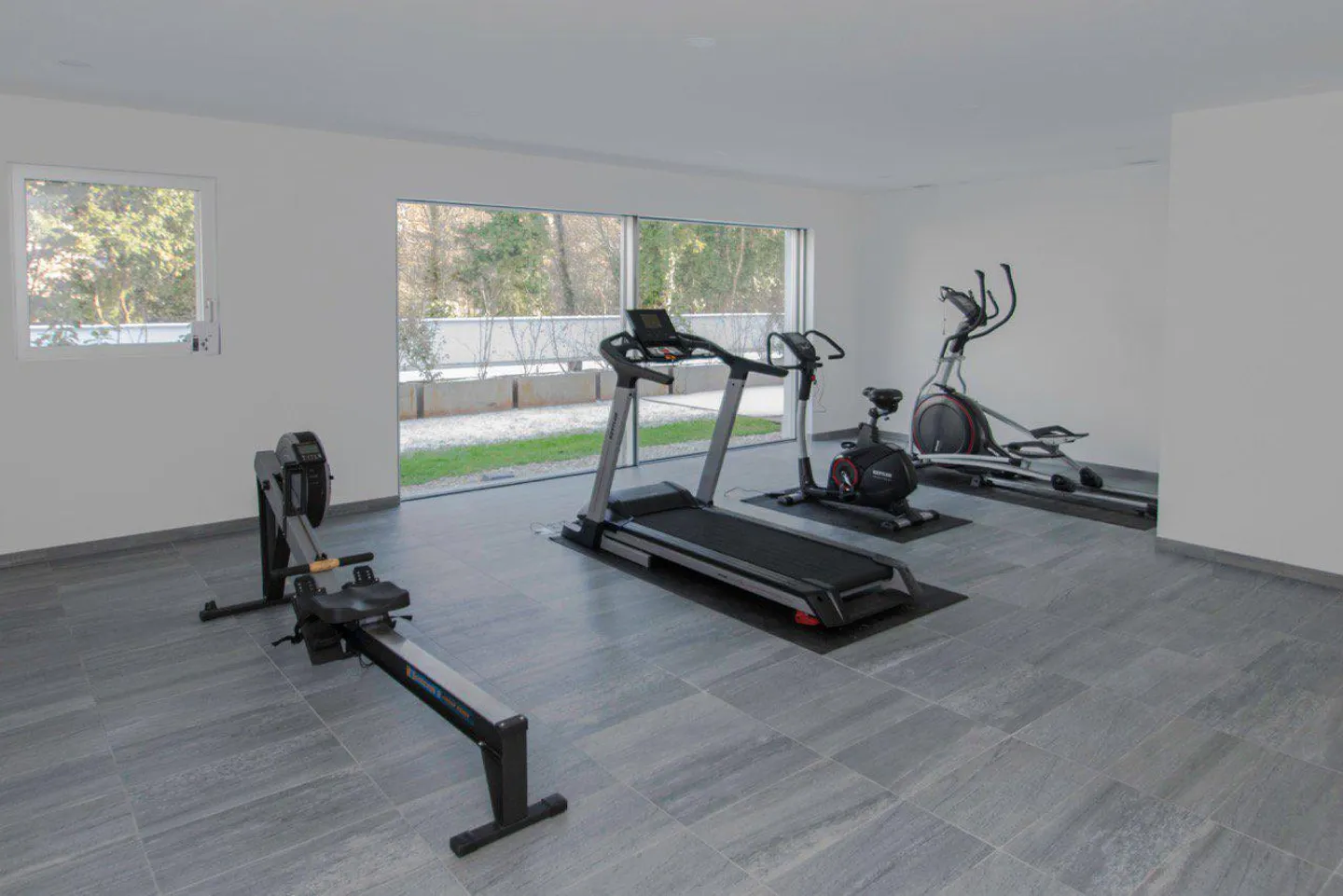 Studio de standing au coeur de Nyon, au calm et a deux pas de la gare. - Photo 7 sur 9