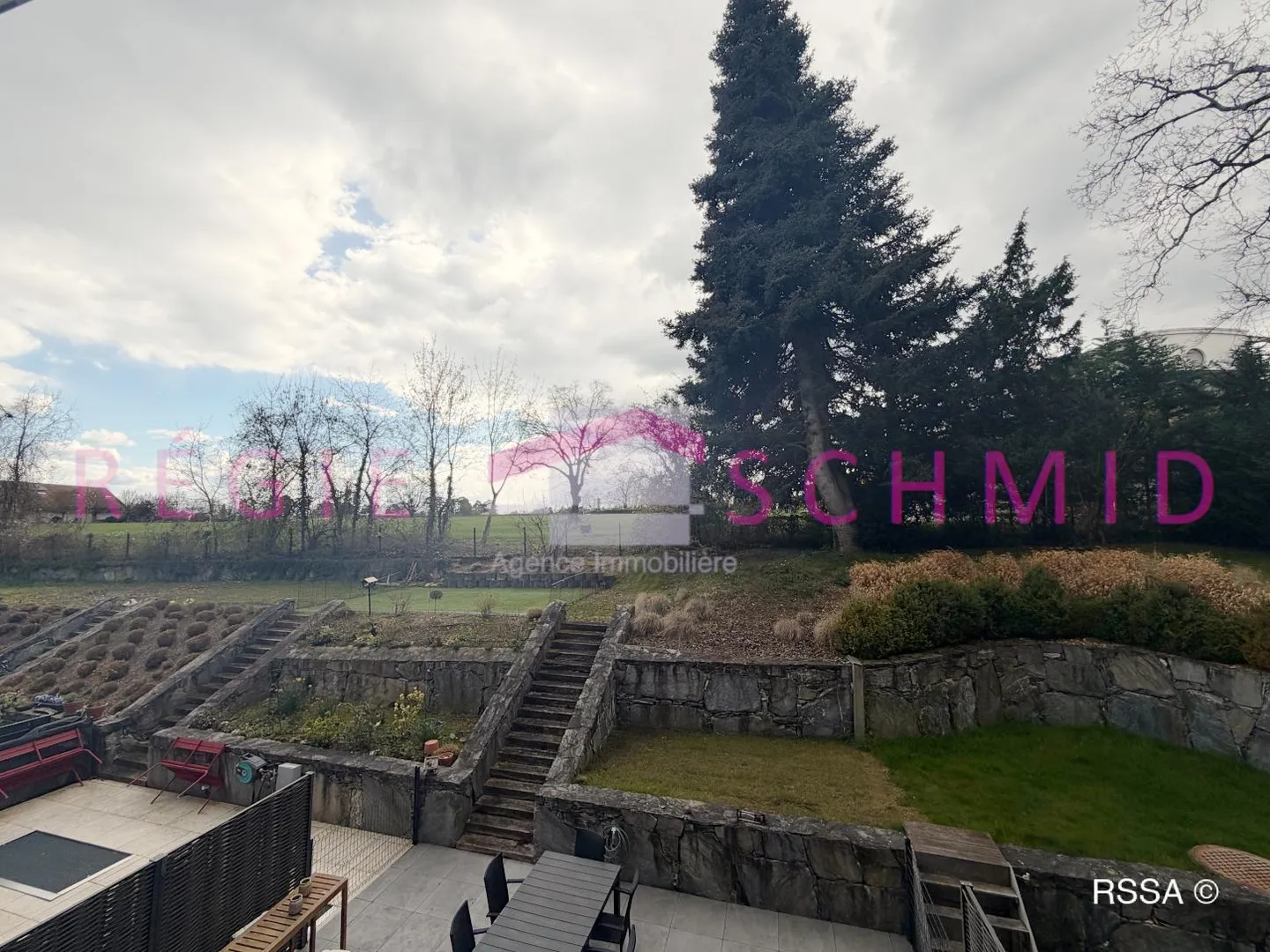 Studio de standing au coeur de Nyon, au calm et a deux pas de la gare. - Photo 8 sur 9