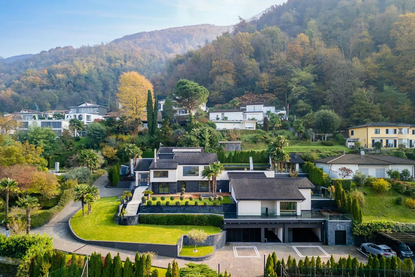 Luxusvilla mit Seeblick - Foto 1 von 15