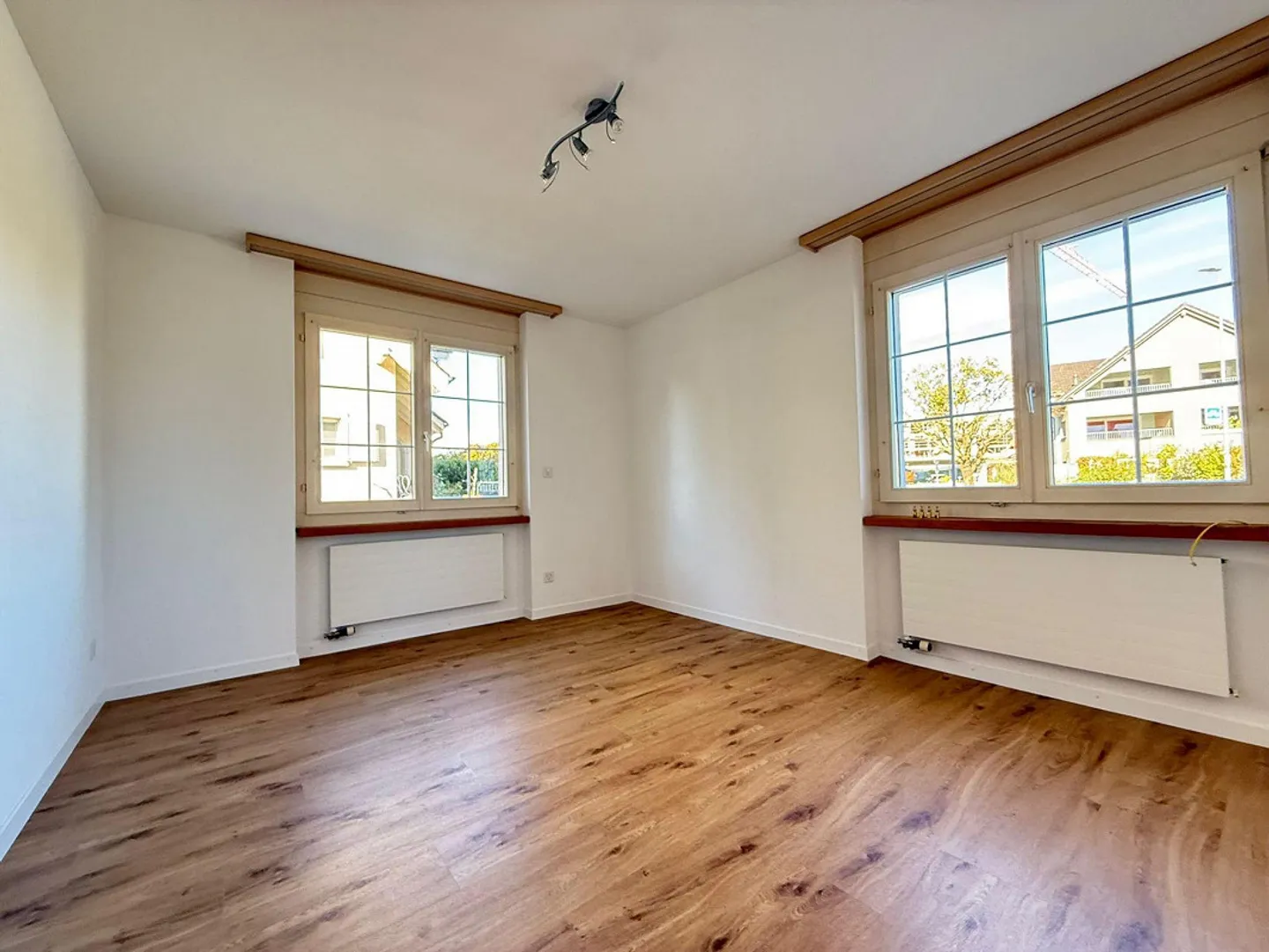 Charmante maison individuelle de 5½ pièces avec grand jardin à Altnau - Photo 2 sur 10