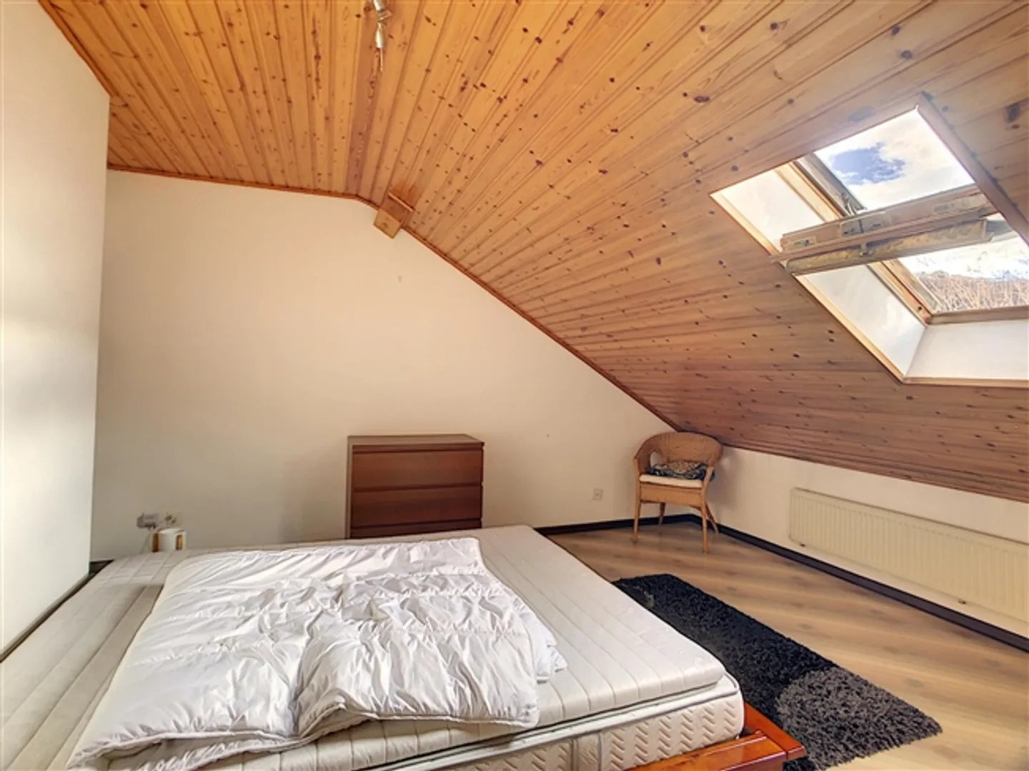 Furnished apartment for rent - 2nd floor of a small, quiet building - Photo 5 of 9