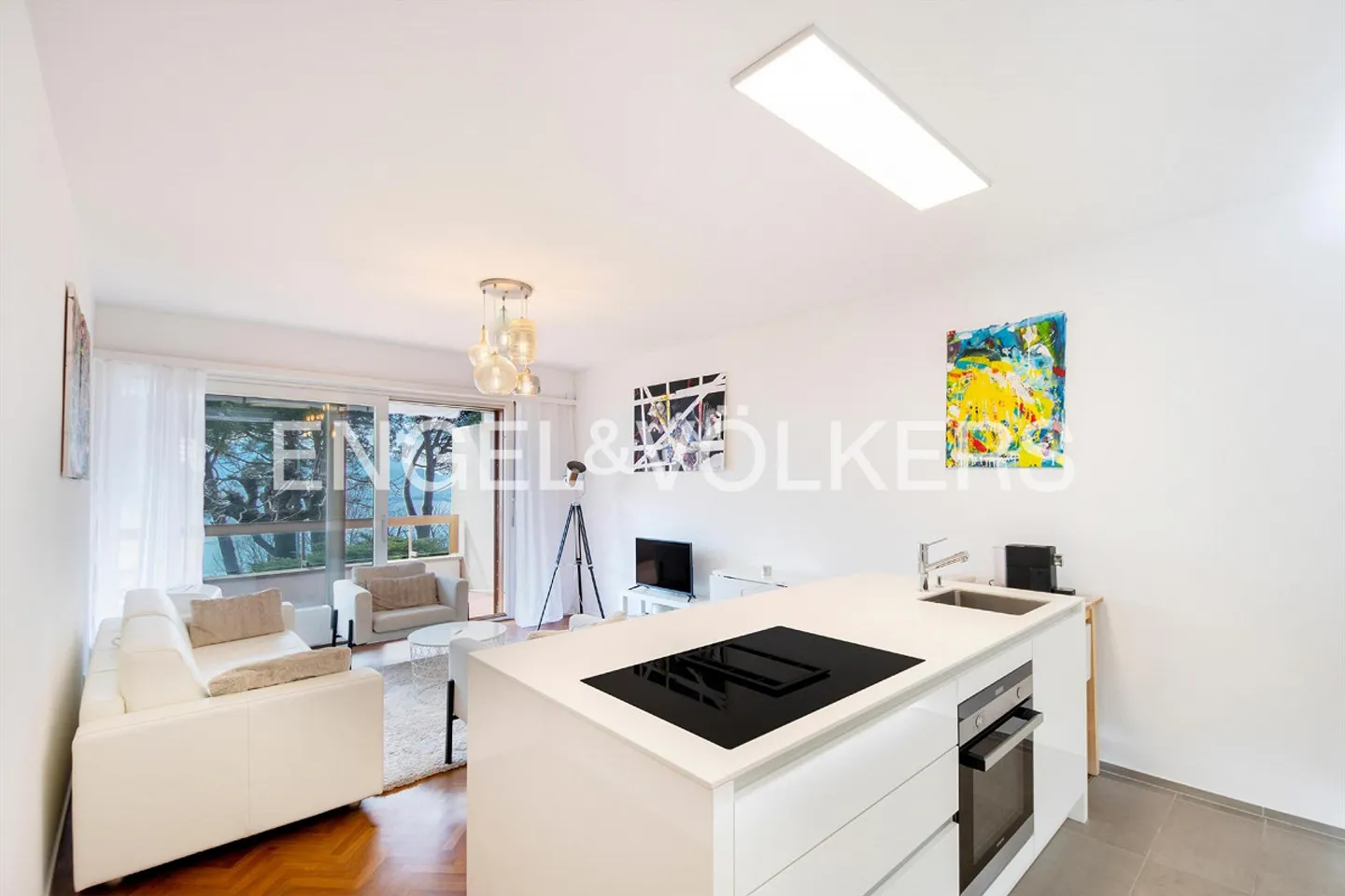 Appartamento Incantevole e Confortevole con Vista sul Lago - Foto 2 di 12