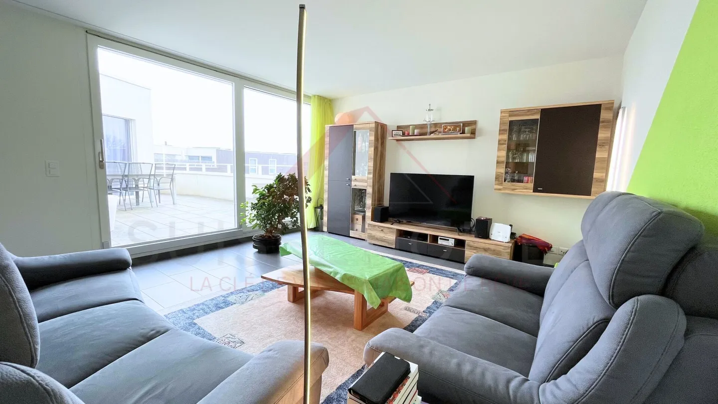 Penthouse d'exception 4,5 pièces avec grande terrasse - Vue dégagée, calme absolu et emplacement idéal - Photo 2 sur 17